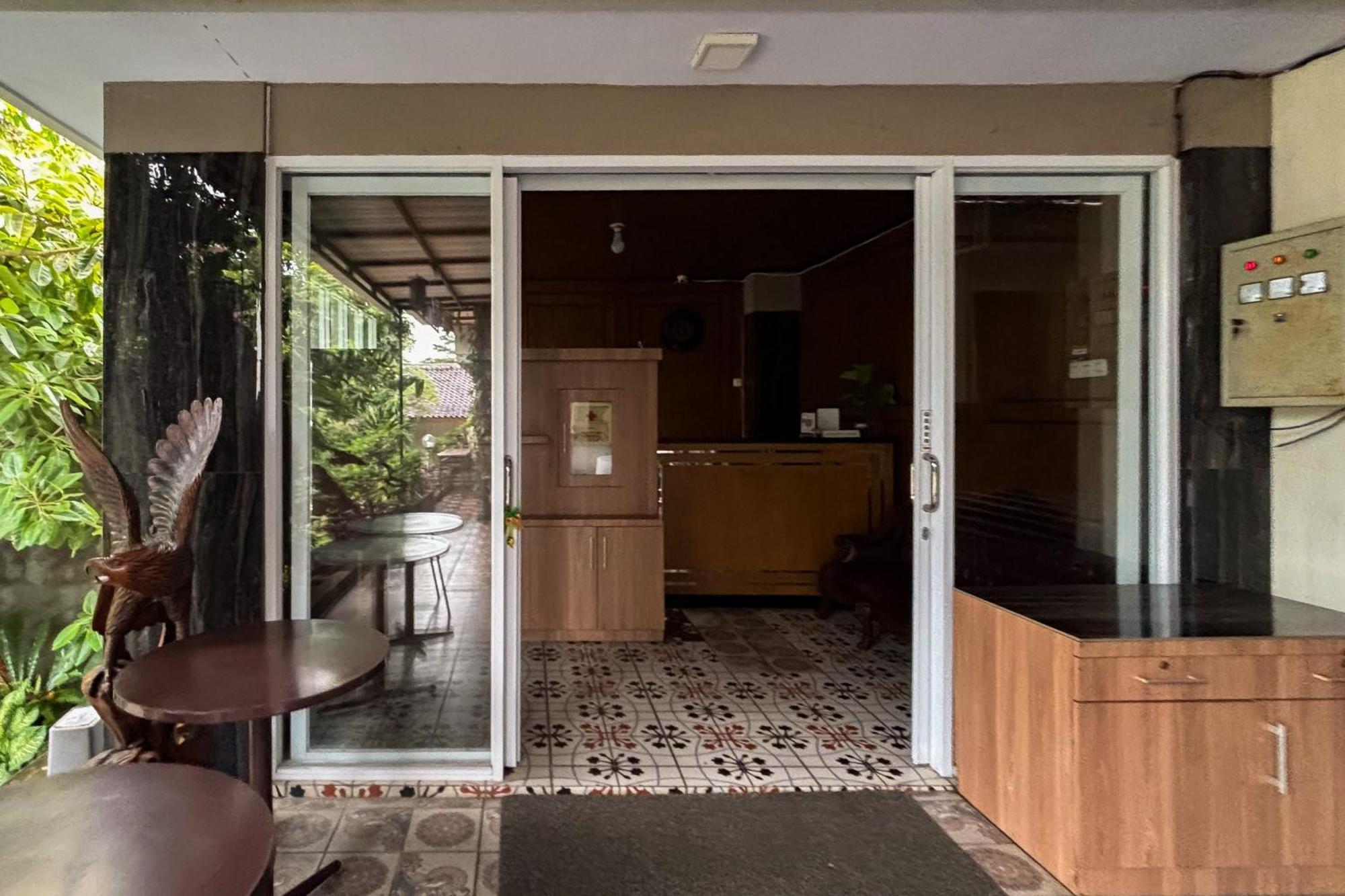 Urbanview Alfiya Hotel Lampung Бандар Лампунг Екстериор снимка