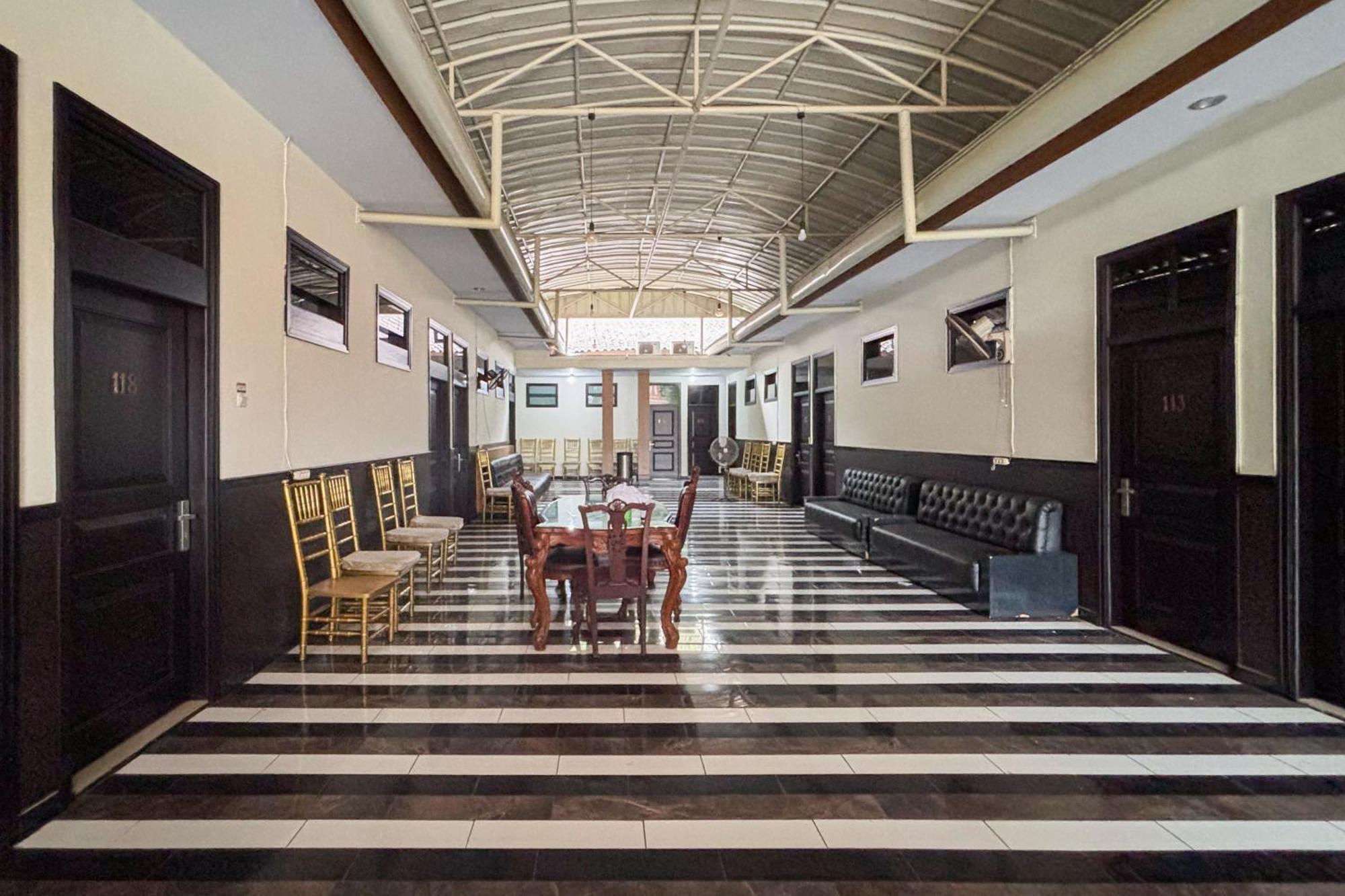 Urbanview Alfiya Hotel Lampung Бандар Лампунг Екстериор снимка