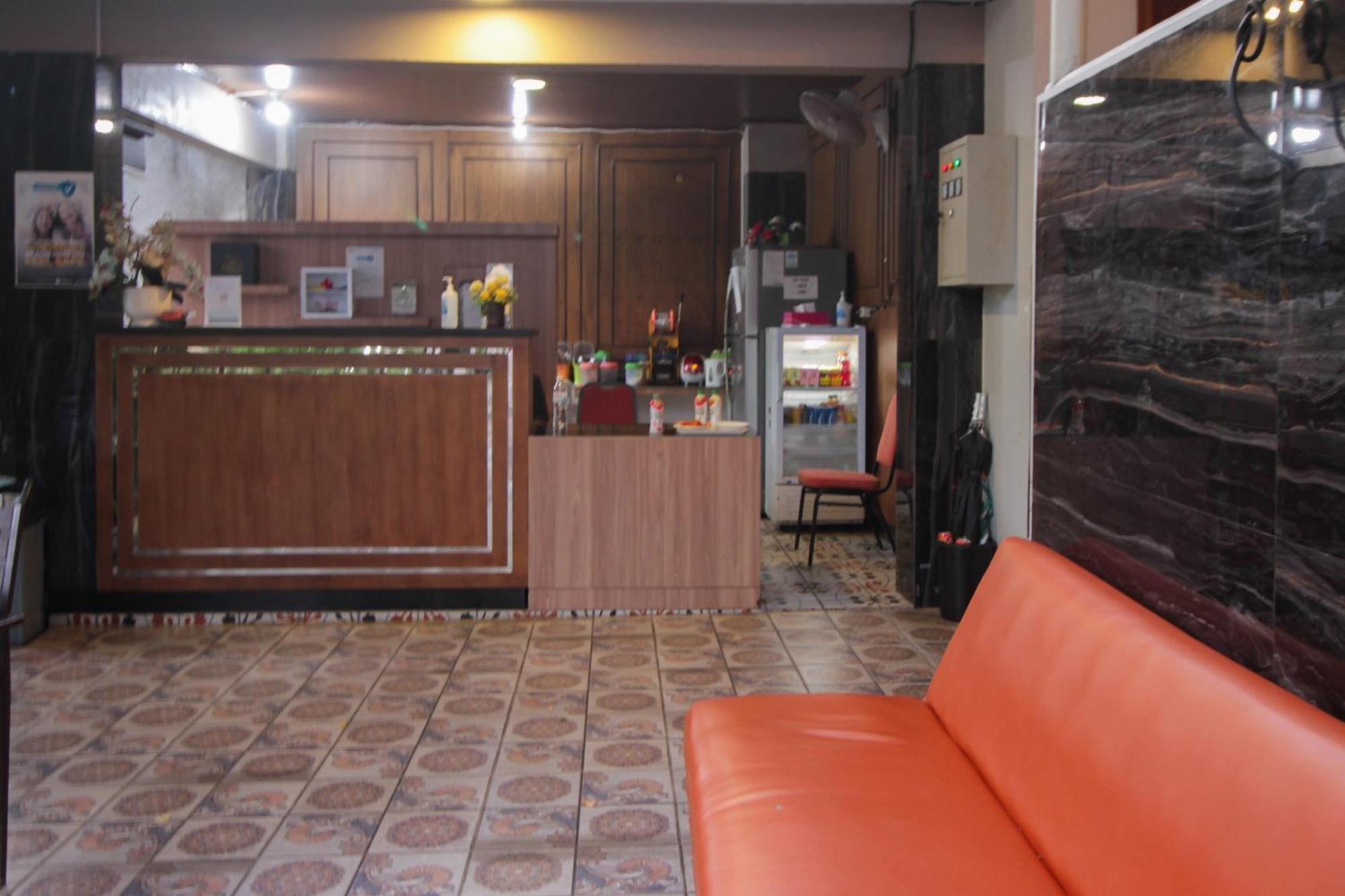 Urbanview Alfiya Hotel Lampung Бандар Лампунг Екстериор снимка